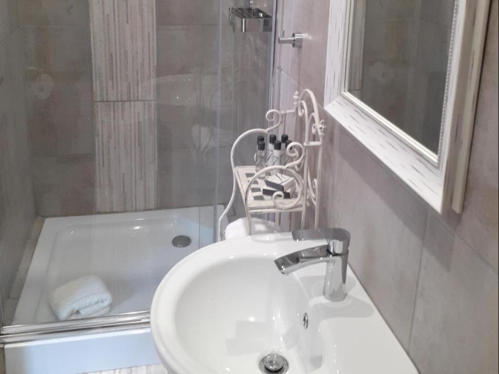 Adderley House Guest Accommodation Robertson Room photo