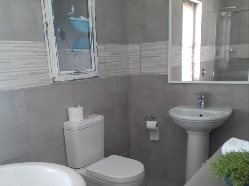 Adderley House Guest Accommodation Robertson Room photo